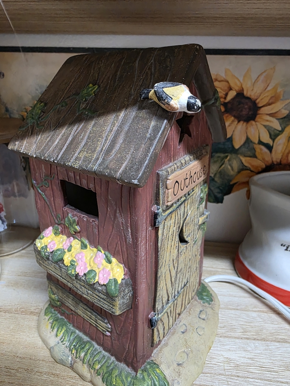 Ceramic Outhouse Rustic Light - Picture 4 of 4